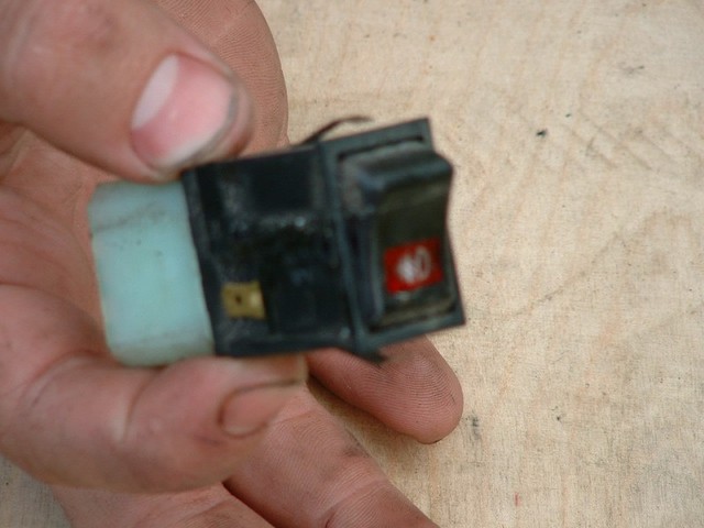 fog light switch with back plug (no terminals)